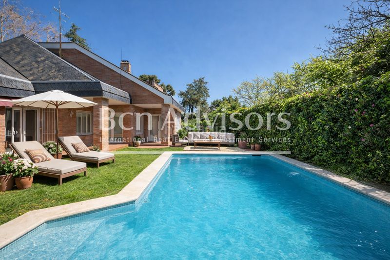 Foto e19536fa-5077-459e-ae3e-091c6a5f672b. Xalet amb calefacció aparcament piscina a Sant Gervasi - Bonanova Barcelona