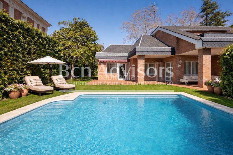 Foto ff02b5e5-c96c-4784-9030-2fa73a9b5a9b. Xalet amb calefacció aparcament piscina a Sant Gervasi - Bonanova Barcelona
