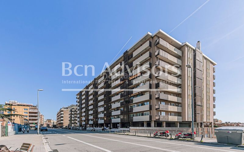 Foto 9076d4f0-2dbc-44c3-86a7-1b339cb73452. Pis amb aparcament a Sarrià Barcelona
