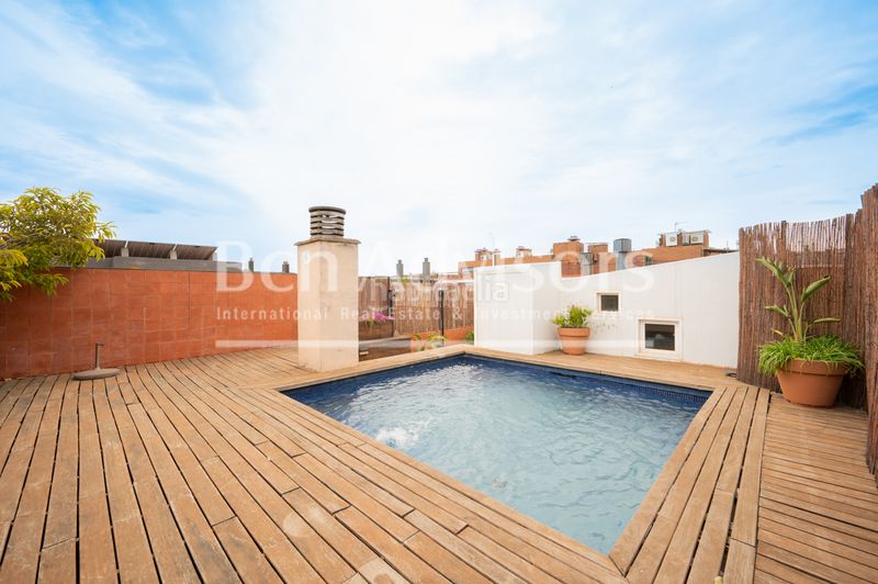Foto 1656b868-1fd2-49ae-9a1c-52e0f707d726. Àtic amb calefacció aparcament piscina a Tres Torres Barcelona