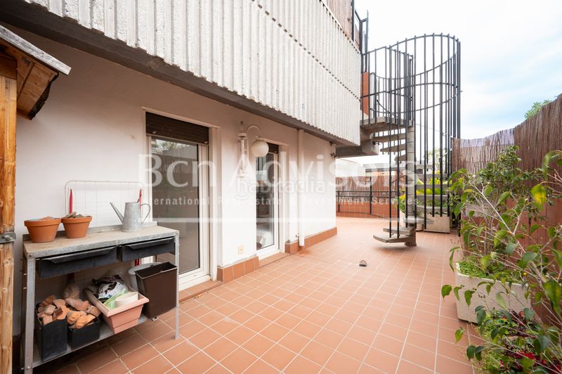 Foto 1f5a23af-c39a-4643-a0b9-df150754e5a9. Àtic amb calefacció aparcament piscina a Tres Torres Barcelona