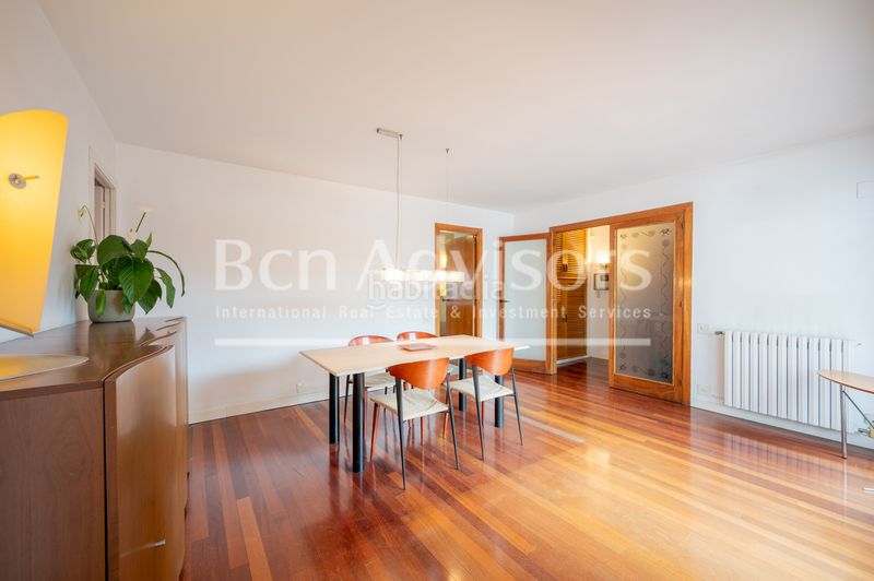 Foto 56ae7961-6120-475e-9654-209860d48305. Àtic amb calefacció aparcament piscina a Tres Torres Barcelona