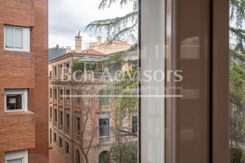 Foto 8c624df1-2e2e-4f5b-98ce-4bf19c1c54d6. Àtic amb calefacció aparcament piscina a Tres Torres Barcelona