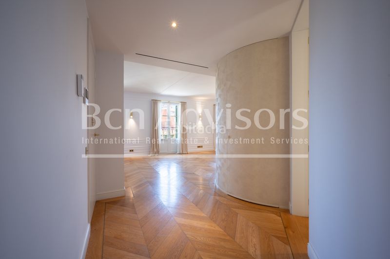Foto c3d6f7e7-c008-4375-a12b-58ce4b11c7d0. Àtic amb calefacció a Dreta de l´Eixample Barcelona