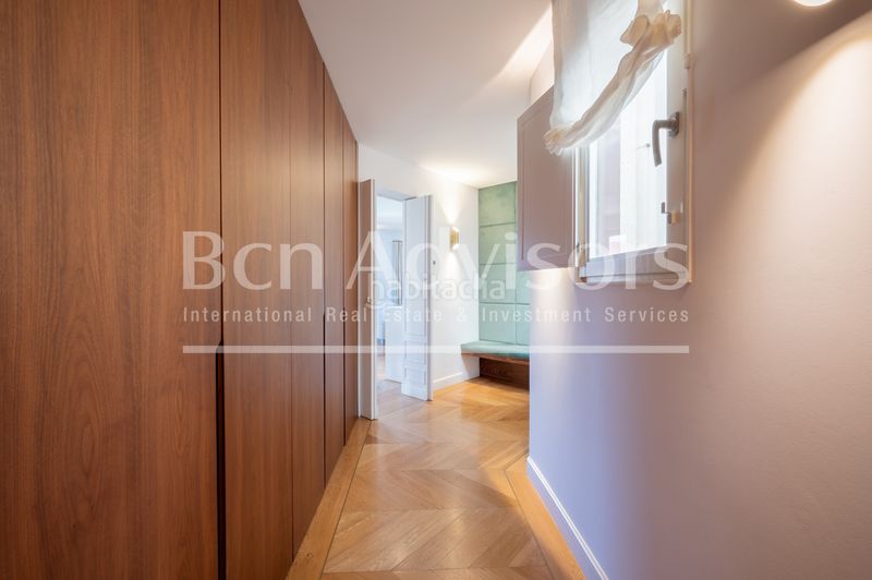 Foto ec6bdb16-6f32-4c15-8c4d-5348f570b78d. Àtic amb calefacció a Dreta de l´Eixample Barcelona