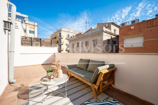 Casa  Carrer de ca l'alegre de dalt. Maravillosa casa con terraza y garaje en gracia.