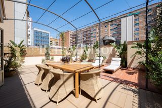 Piso  Passeig de sant joan. Imponente piso reformado a estrenar con gran terraza en el paseo