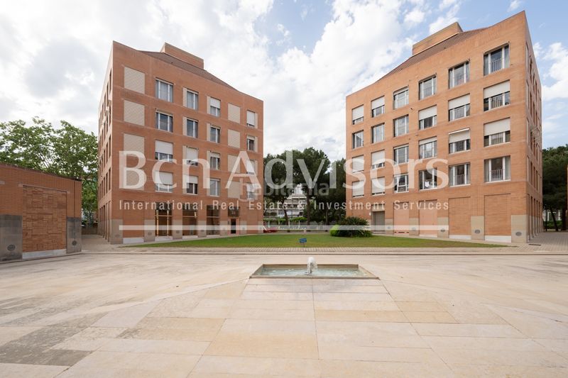 Foto 5e05bbee-2871-4c23-8b96-6fa85a70bd28. Pis amb calefacció aparcament a La Vila Olímpica del Poblenou Barcelona