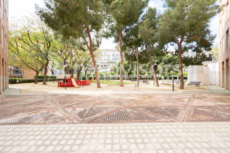Foto a475d28b-4e2f-4b4c-8b33-f39fad43bcca. Pis amb calefacció aparcament a La Vila Olímpica del Poblenou Barcelona