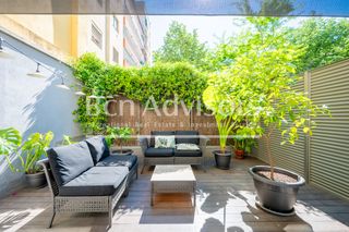 Dúplex  Carrer de nàpols. Sensacional dúplex con terraza cerca del paseo sant joan.