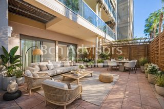 Piso  Carrer de josep pla. Fantástica vivienda con terraza en edificio de lujo.