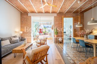 Flat  Carrer de tordera. Increíble piso reformado con elementos originales y gran terraza
