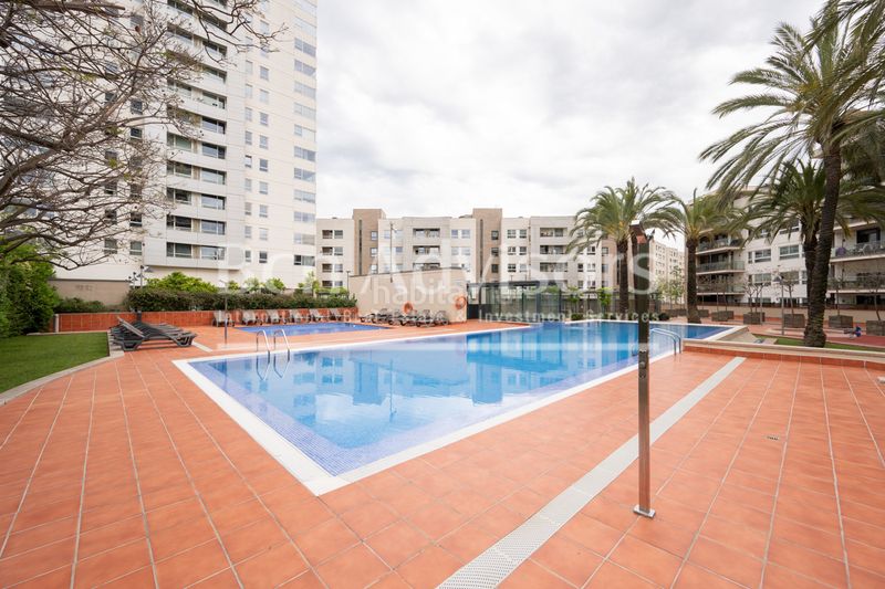 Foto 8723733a-8990-467d-a6a9-66423540e40e. Pis amb calefacció aparcament piscina a Diagonal Mar i el Front Marítim del Poblenou Barcelona