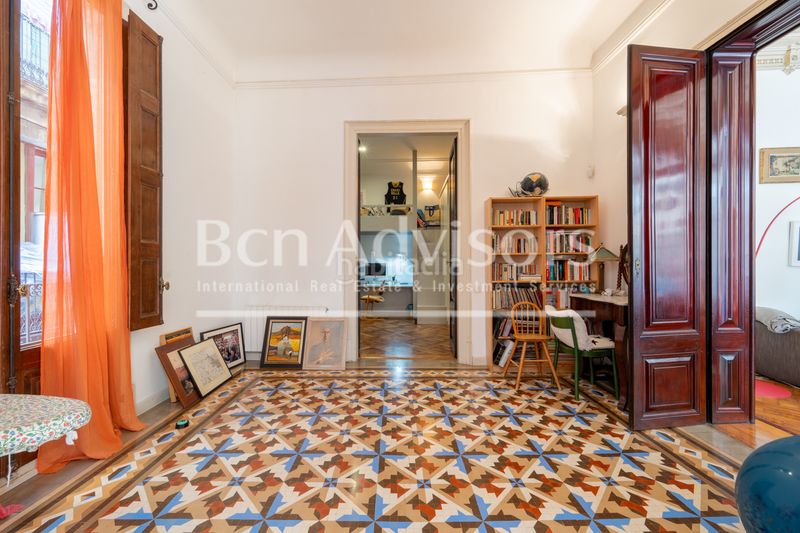 Foto b67326a0-cdbe-4ea5-ab2c-5f57de41e72f. Pis amb calefacció a Gòtic Barcelona