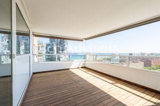 Piso  Passeig del taulat. Piso alto con terraza, increíbles vistas al mar y parking en dia