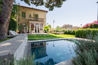 Location Maison  Carrer de lleó xiii. Exclusiva casa centenaria en alquiler con jardín, piscina y cine