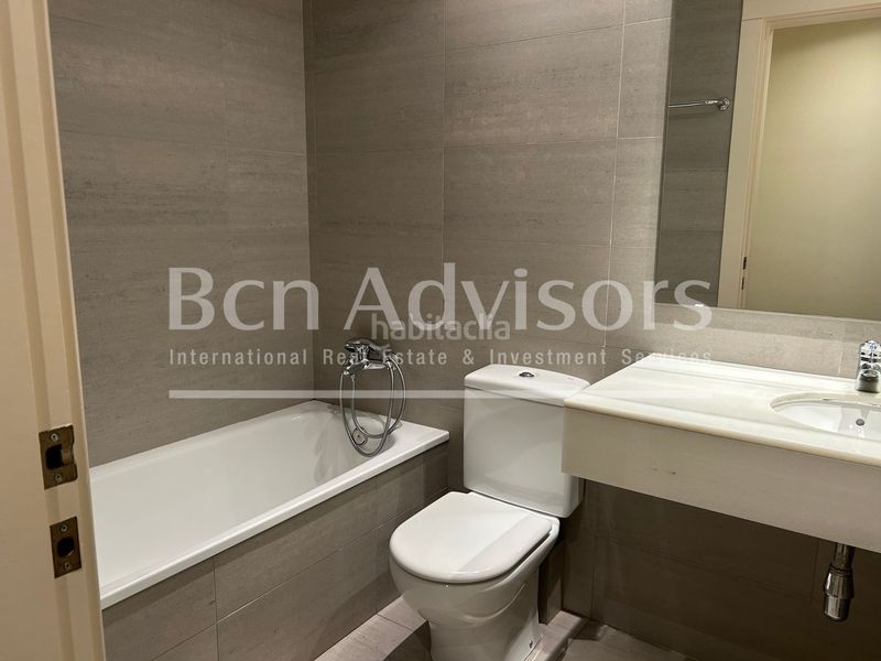 Foto a4e0dbf0-b635-4e45-95aa-e333b7fe4db2. Pis amb calefacció a Barri de les Corts Barcelona