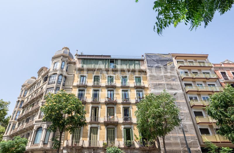 Foto 418e4e48-3d12-4310-b4cd-b5a17a356ec0. Àtic amb calefacció a Dreta de l´Eixample Barcelona