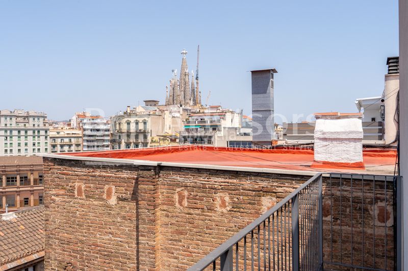 Foto afbb7b2c-122f-4704-9f84-745a97a5c80e. Àtic amb calefacció a Dreta de l´Eixample Barcelona