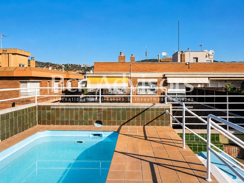 Foto 5f618b7f-c391-461b-a5e5-6b6364554816. Casa amb calefacció piscina a Tres Torres Barcelona