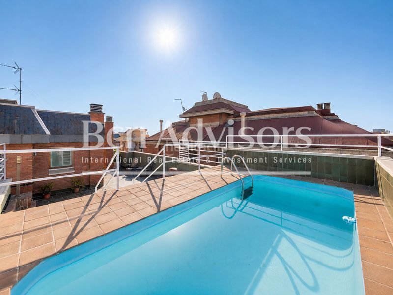 Foto 82fa51e1-7b9b-414d-a828-64b624ee4bc2. Casa amb calefacció piscina a Tres Torres Barcelona