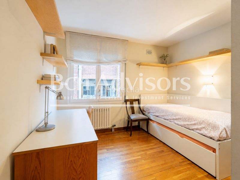 Foto a403c731-b42a-4548-bcdf-3e5096f070f5. Casa amb calefacció piscina a Tres Torres Barcelona