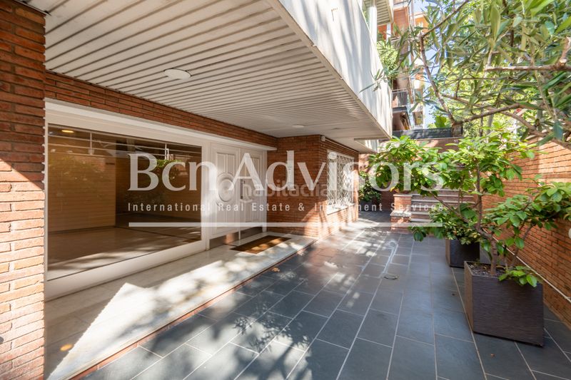 Foto a9f9fb43-4196-4986-be2a-7724fdb0e3c5. Casa amb calefacció piscina a Tres Torres Barcelona