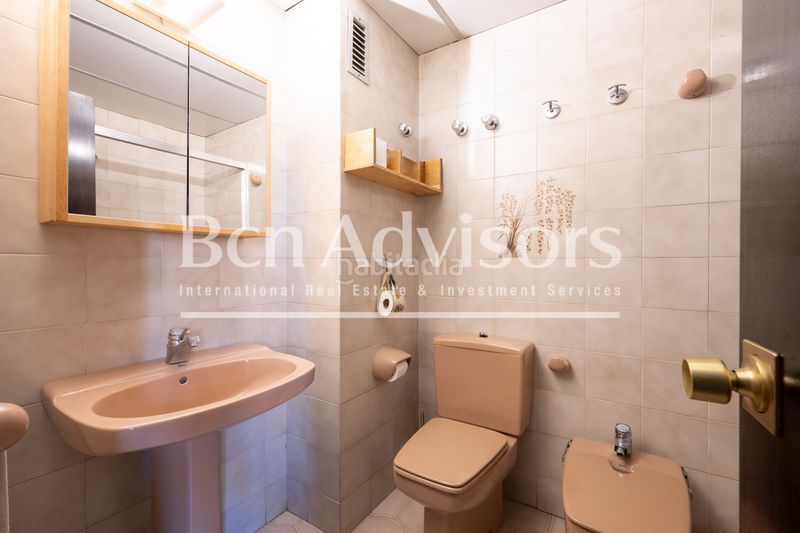 Foto 2fbfa0f7-dc5d-408d-9920-ca51dce4f479. Àtic amb calefacció aparcament piscina a Tres Torres Barcelona