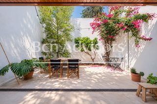 Appartamento  Carrer de betlem. Maravillosa y encantadora vivienda con jardín privado en gracia.