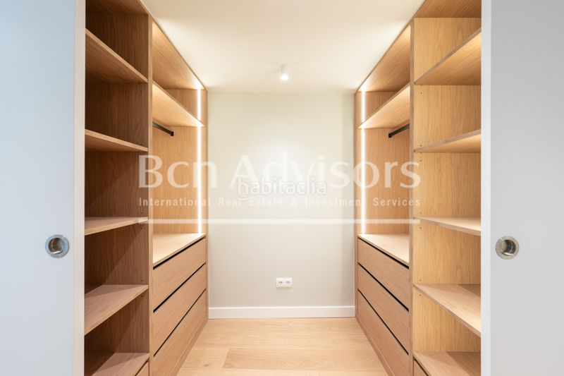 Foto 08ece090-5aed-4496-bd9b-1a1906071571. Piso magnífico piso reformado a estrenar con terraza en el centro . en Barcelona