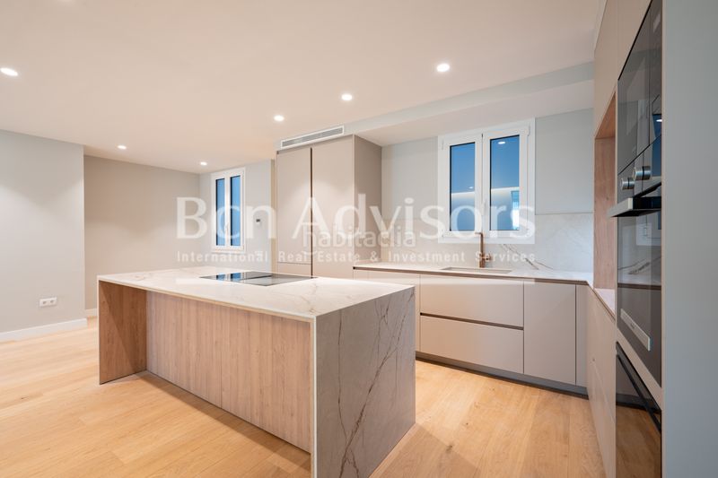 Foto 5e01b5c4-f653-41b9-b6fe-175a444a5e46. Piso magnífico piso reformado a estrenar con terraza en el centro . en Barcelona