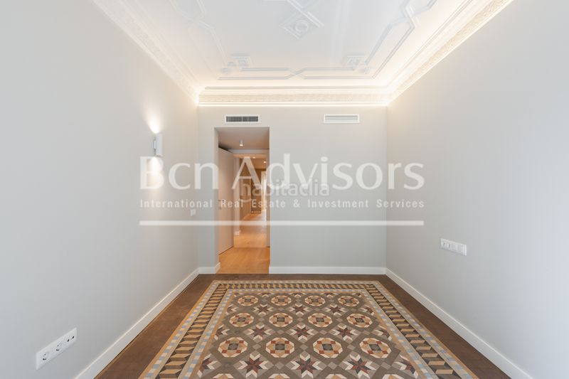 Foto 97878408-92f8-48f9-8740-2fb0bca655fb. Piso magnífico piso reformado a estrenar con terraza en el centro . en Barcelona