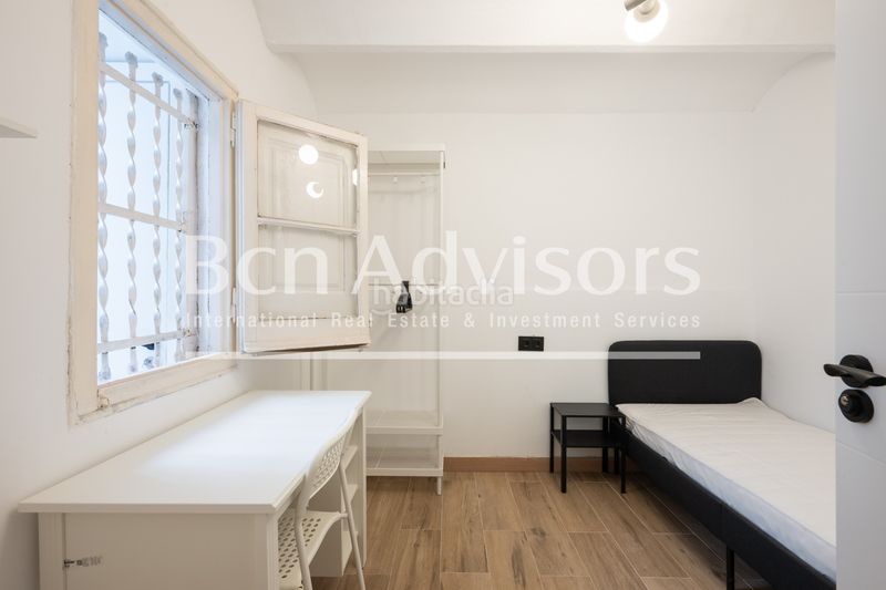 Foto 374a2f61-e9a1-4fb7-a8ac-7676f2acc9b2. Casa amb calefacció a Sagrada Família Barcelona