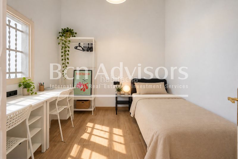 Foto 9185e65c-57f3-4c34-945d-ce351a9cffdc. Casa amb calefacció a Sagrada Família Barcelona