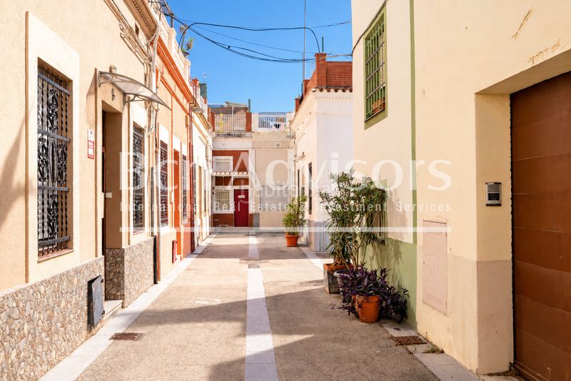 Foto e5b72b08-8dae-40b9-8d4d-2e62a758103c. Casa amb calefacció a Sagrada Família Barcelona
