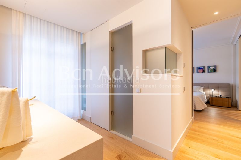Foto 5b84a8a9-0176-43df-bd6f-bf7471dd7f9b. Piso espectacular y amplia vivienda de lujo con terraza y parking cerca del turó park en Barcelona