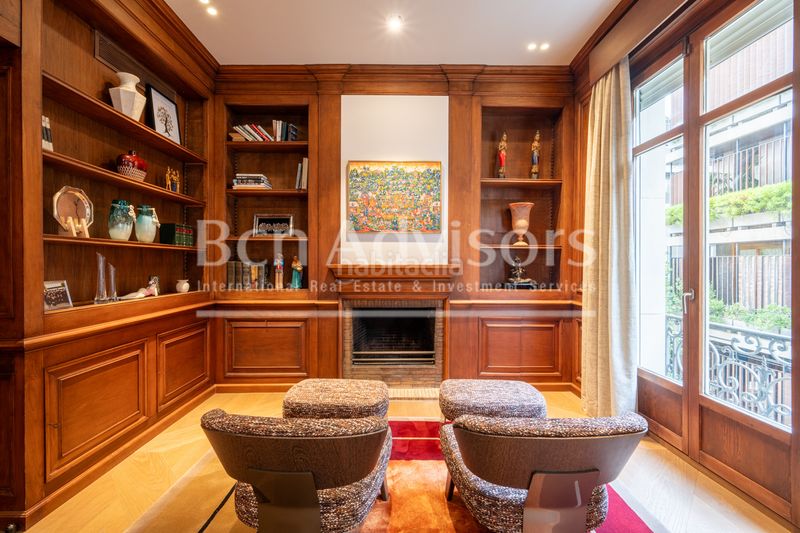 Foto 79dd431c-9469-48b3-87f1-c7c4f732f658. Piso espectacular y amplia vivienda de lujo con terraza y parking cerca del turó park en Barcelona