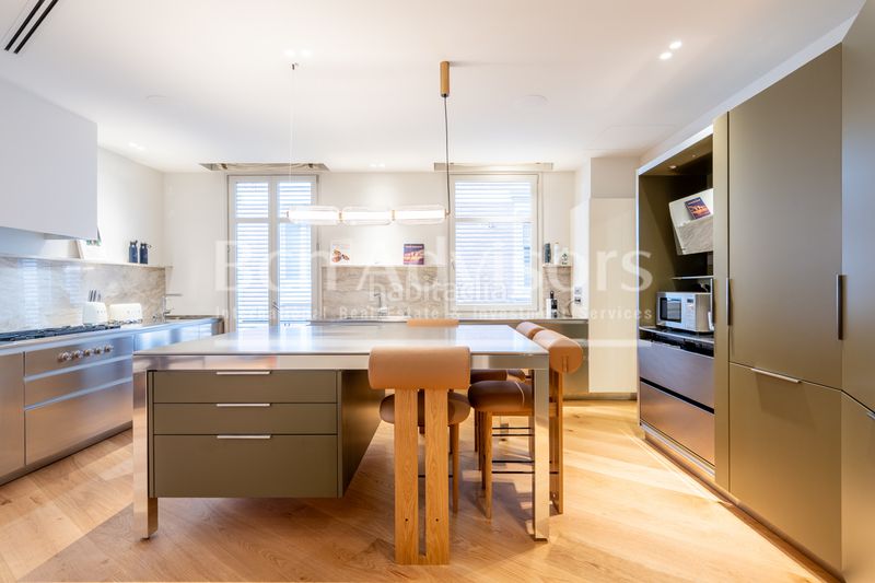 Foto baf1fe1a-8aa6-4528-bd2f-cca065543239. Piso espectacular y amplia vivienda de lujo con terraza y parking cerca del turó park en Barcelona