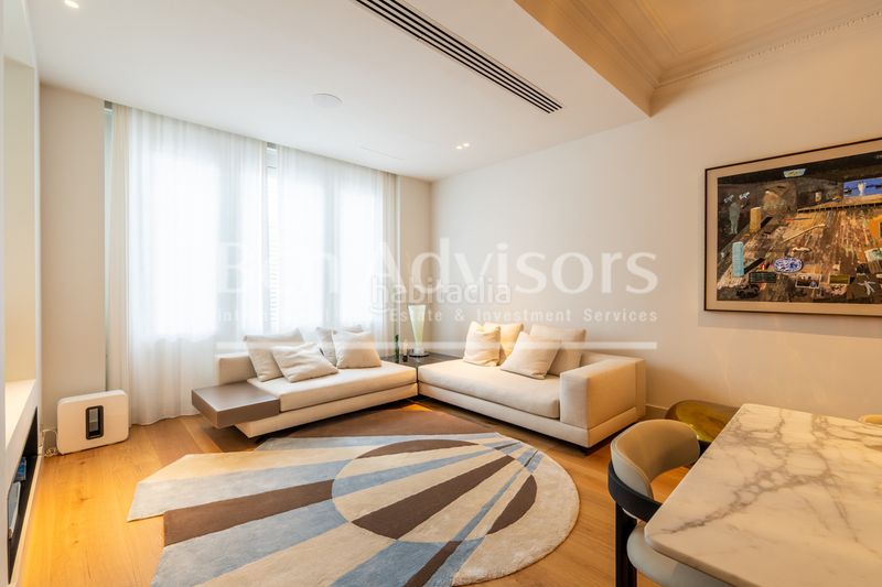 Foto d7c60750-6eba-4166-ad17-c33e2ab262dc. Piso espectacular y amplia vivienda de lujo con terraza y parking cerca del turó park en Barcelona