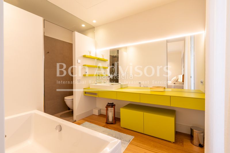 Foto de71d496-5bdc-4390-912d-8604b0f07e33. Piso espectacular y amplia vivienda de lujo con terraza y parking cerca del turó park en Barcelona