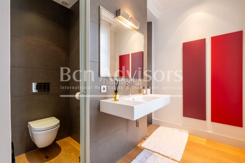 Foto df36badc-290b-4a1a-833b-9d8e98b22bce. Piso espectacular y amplia vivienda de lujo con terraza y parking cerca del turó park en Barcelona