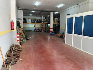 Local commercial à Carrer de cervera 28. Local en venta en la bordeta