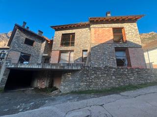 Dplex a Carrer serrado 5. Piso en venta en espot