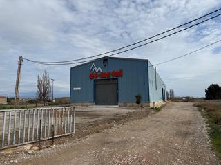 Nau industrial a Partida la cort 9. Nave en venta en lleida