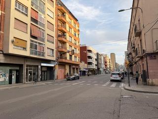 Aparcament cotxe a Avinguda alcalde porqueres 71. Plaza de parking y trastero en av/alcalde porqueres 71