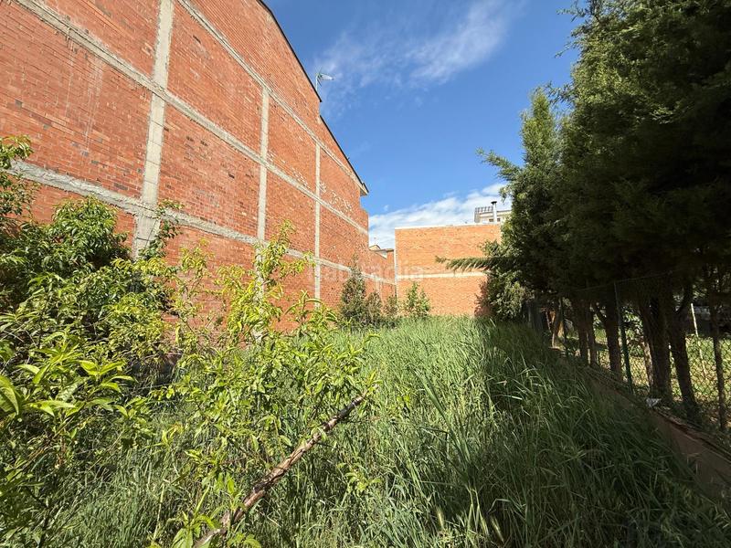 Foto 80ff107e-cd7e-4026-abc2-f3a8636bf976. Residential plot in carrer ricard vinyes 9 in Alcarràs