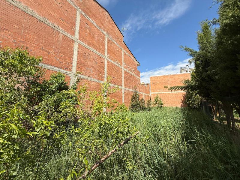 Foto c81b578e-81e4-483a-80f5-3872a9248b3a. Residential plot in carrer ricard vinyes 9 in Alcarràs