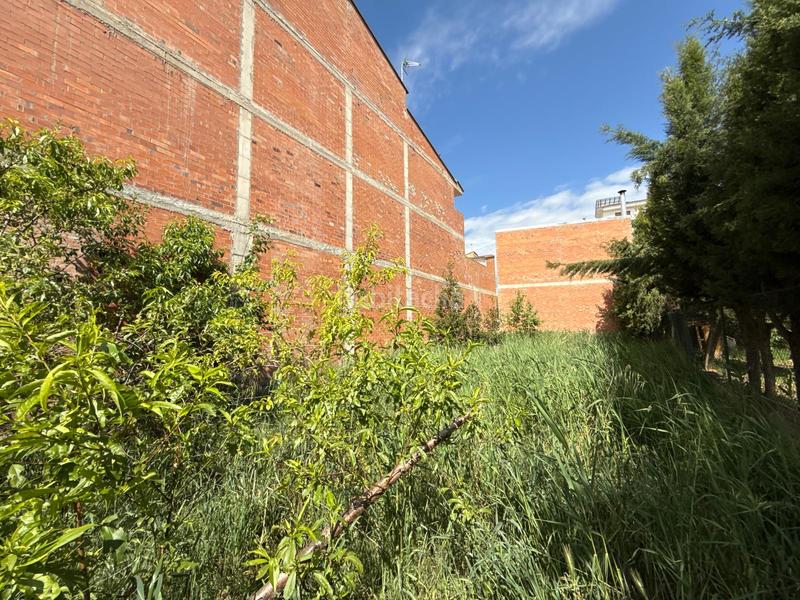 Foto d12cc839-9d5f-40fb-856f-c5e3d218be06. Residential plot in carrer ricard vinyes 9 in Alcarràs