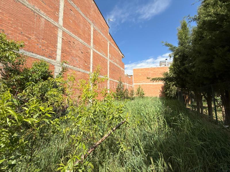 Foto d582eb2d-c2ab-4021-9aef-d9b155727d12. Residential plot in carrer ricard vinyes 9 in Alcarràs