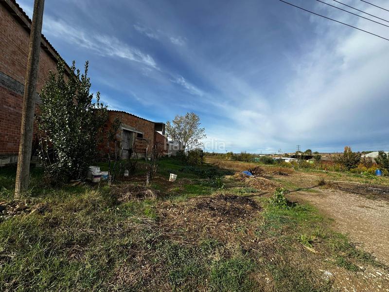 Foto 1a3955df-c750-4340-9cc0-6c3c8e543969. Masia amb aparcament a Llívia Lleida